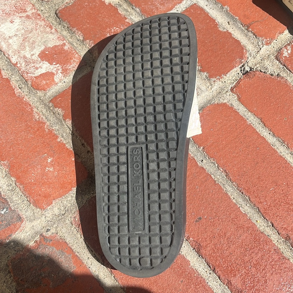 Michael Kors Slide - Picture 6 of 11